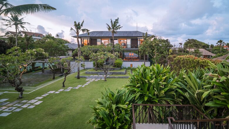 Modern Balinese Masterpiece by the Sea - Kabupaten Badung, Indonesia