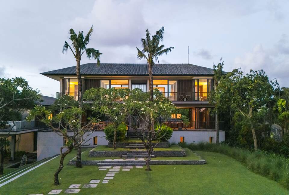 Modern Balinese Masterpiece by the Sea - Kabupaten Badung, Indonesia
