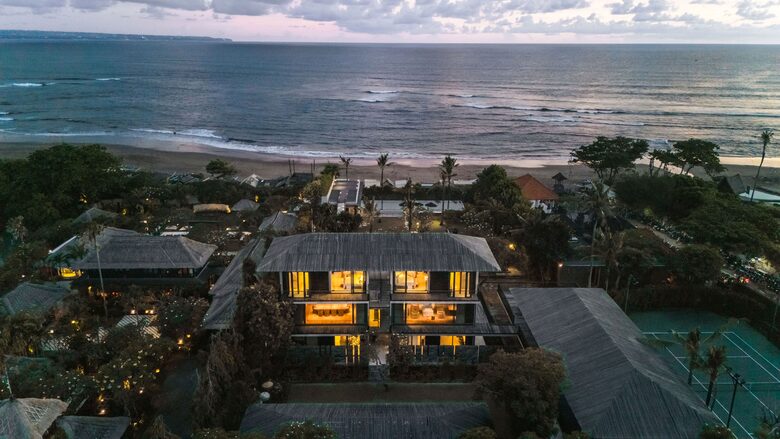 Modern Balinese Masterpiece by the Sea - Kabupaten Badung, Indonesia