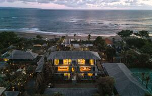 Modern Balinese Masterpiece by the Sea - Kabupaten Badung, Indonesia