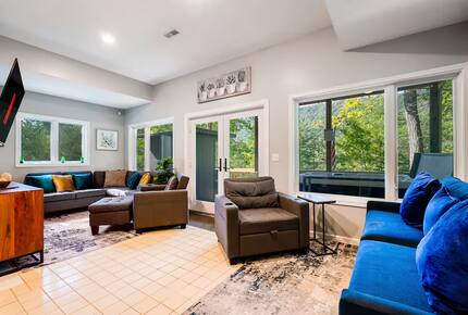 Wellness & Adventure Retreat with Scenic Views - Massanutten, Virginia