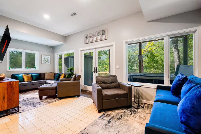 Wellness & Adventure Retreat with Scenic Views - Massanutten, Virginia