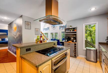 Wellness & Adventure Retreat with Scenic Views - Massanutten, Virginia