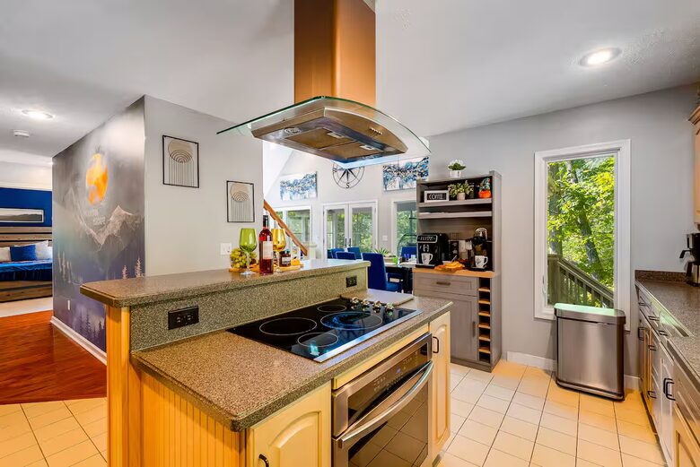 Wellness & Adventure Retreat with Scenic Views - Massanutten, Virginia