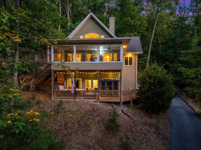 Wellness & Adventure Retreat with Scenic Views - Massanutten, Virginia