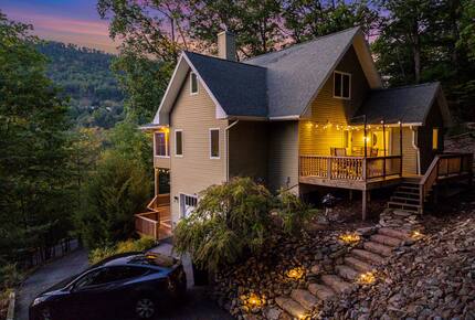 Wellness & Adventure Retreat with Scenic Views - Massanutten, Virginia