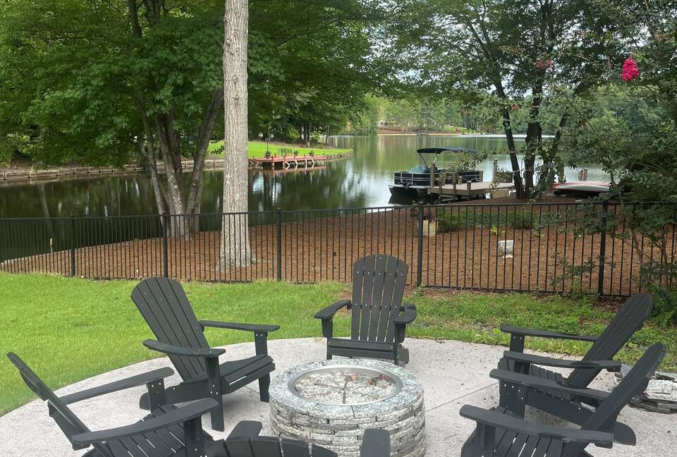 Lakeside Ranch Retreat at Lake Redwine - Newnan, Georgia