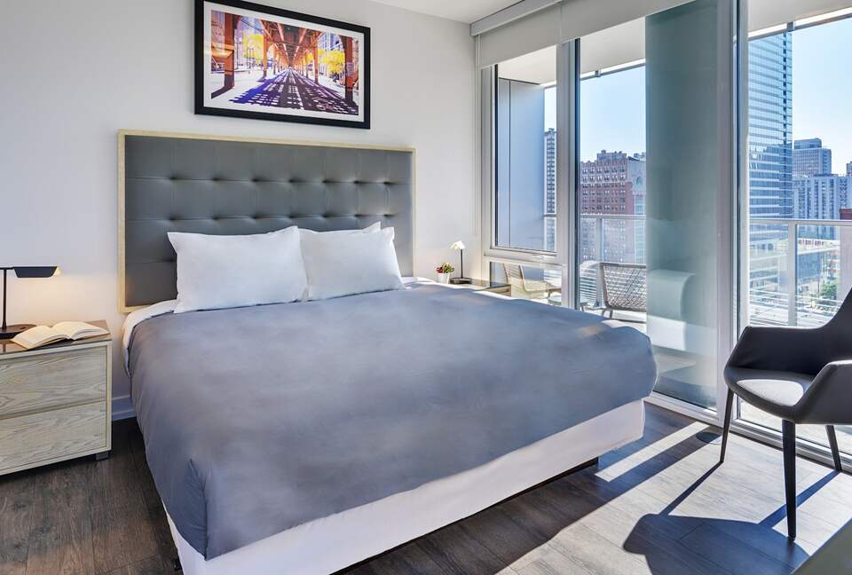 Quintess Collection - Wells - Chicago, Illinois