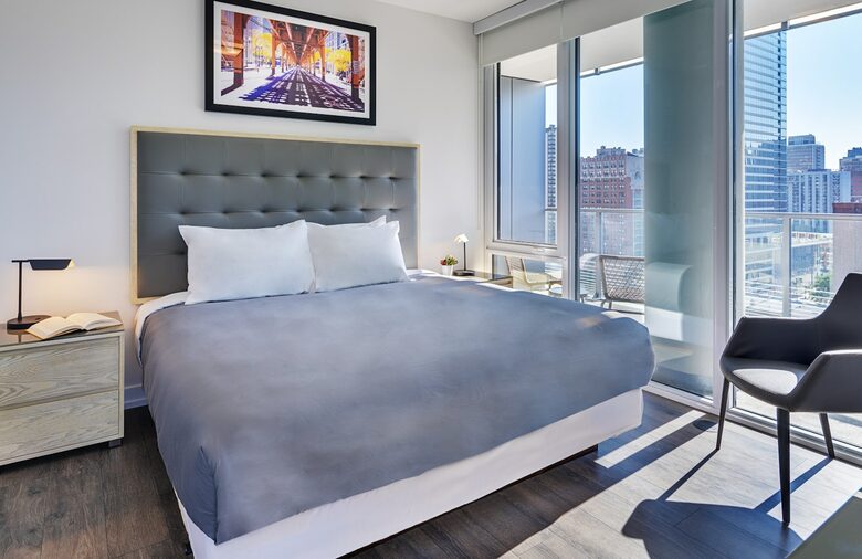 Quintess Collection - Wells - Chicago, Illinois