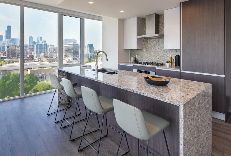 Quintess Collection - Wells - Chicago, Illinois