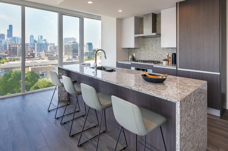 Quintess Collection - Wells - Chicago, Illinois