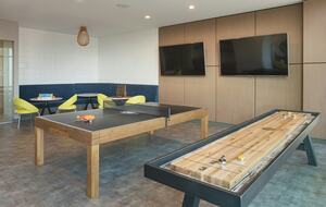 Quintess Collection - Wells - Chicago, Illinois