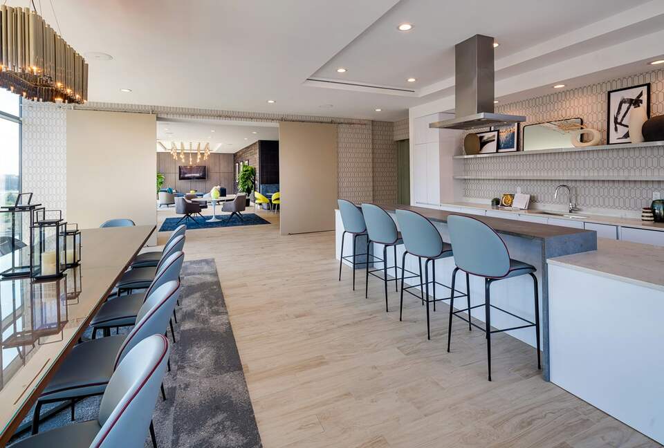 Quintess Collection - Wells - Chicago, Illinois