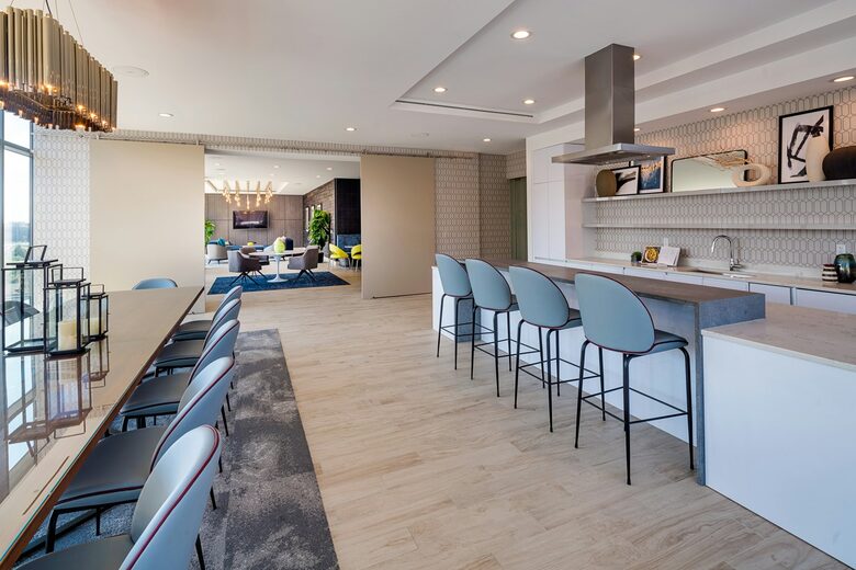 Quintess Collection - Wells - Chicago, Illinois