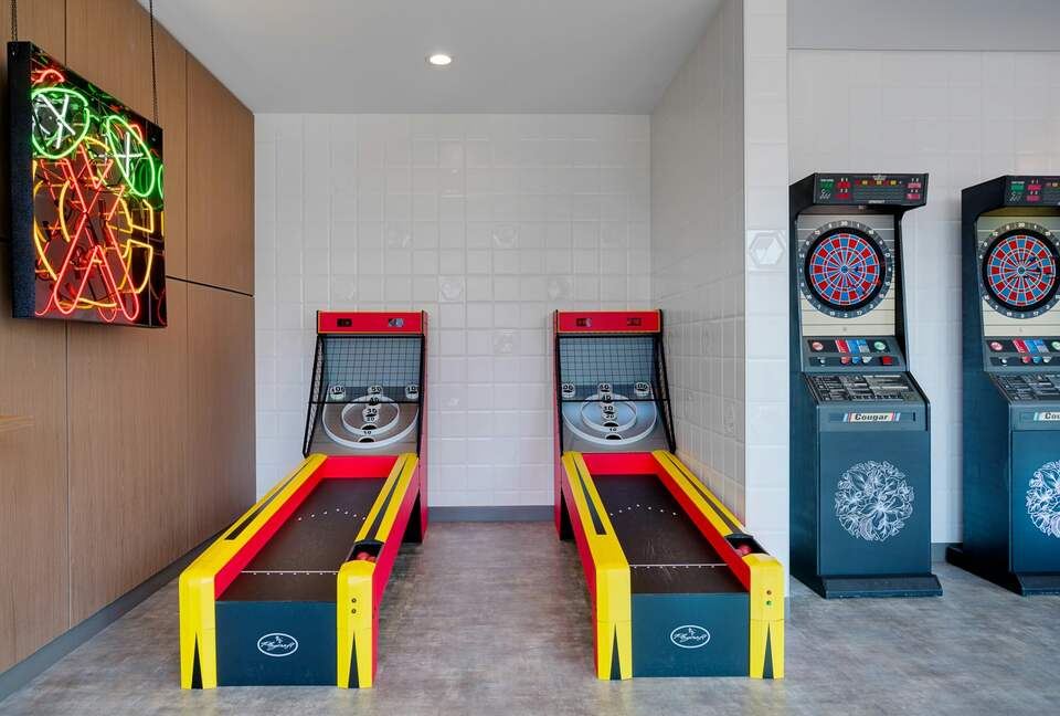 Quintess Collection - Wells - Chicago, Illinois