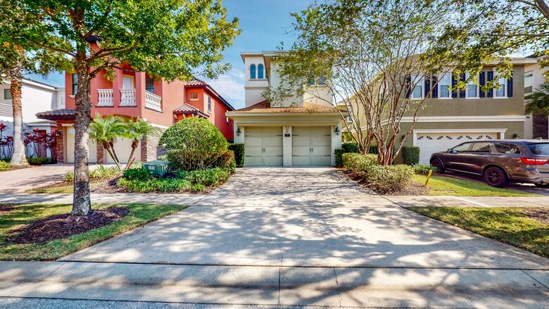 Quintess Collection - Castle Pines - Reunion, Florida