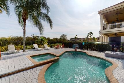 Quintess Collection - Castle Pines - Reunion, Florida