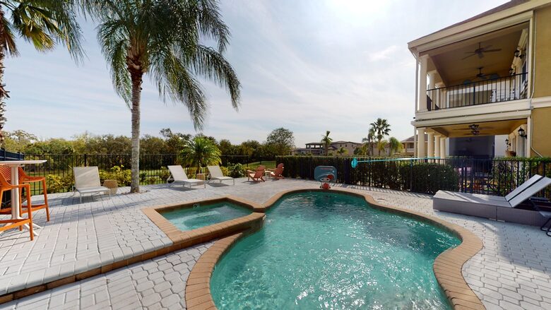 Quintess Collection - Castle Pines - Reunion, Florida