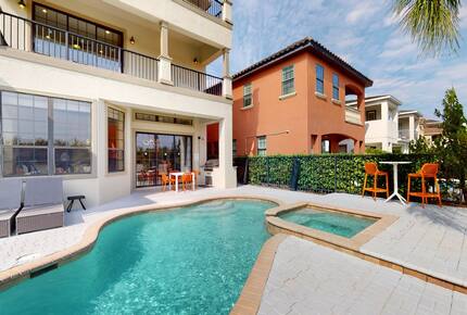 Quintess Collection - Castle Pines - Reunion, Florida