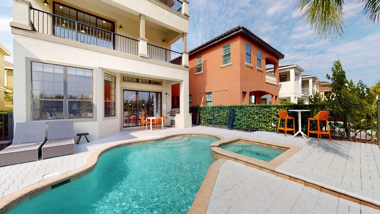 Quintess Collection - Castle Pines - Reunion, Florida