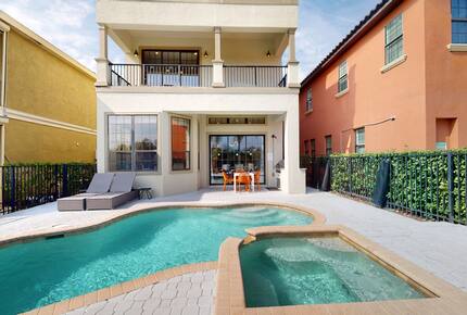 Quintess Collection - Castle Pines - Reunion, Florida