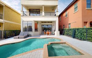 Quintess Collection - Castle Pines - Reunion, Florida