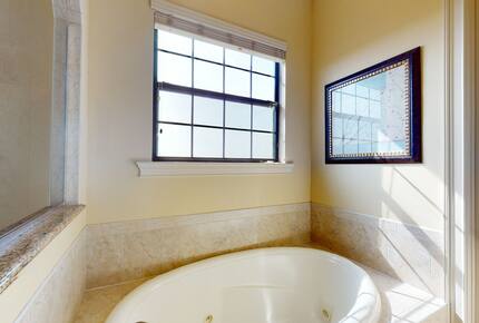 Quintess Collection - Castle Pines - Reunion, Florida