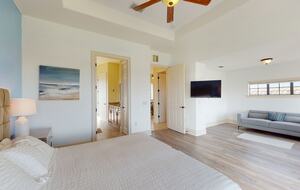 Quintess Collection - Castle Pines - Reunion, Florida