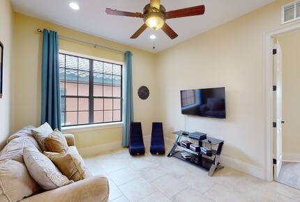 Quintess Collection - Castle Pines - Reunion, Florida