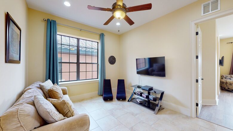 Quintess Collection - Castle Pines - Reunion, Florida