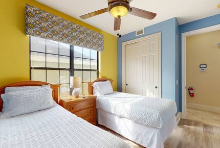 Quintess Collection - Castle Pines - Reunion, Florida