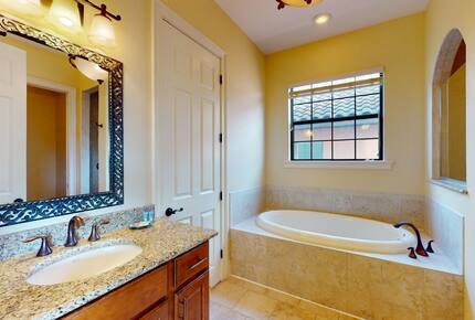 Quintess Collection - Castle Pines - Reunion, Florida