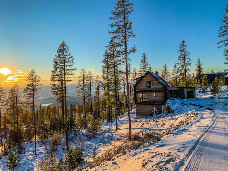 Ski-In/Ski-Out Luxury Chalet with Breathtaking Mountain Views - Whitefish, Montana