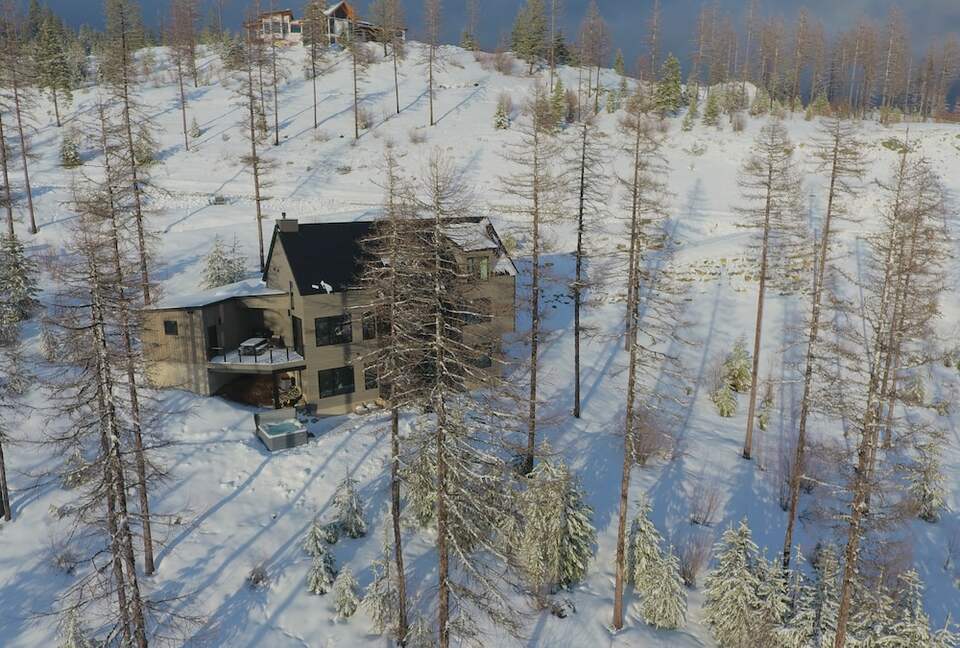 Ski-In/Ski-Out Luxury Chalet with Breathtaking Mountain Views - Whitefish, Montana