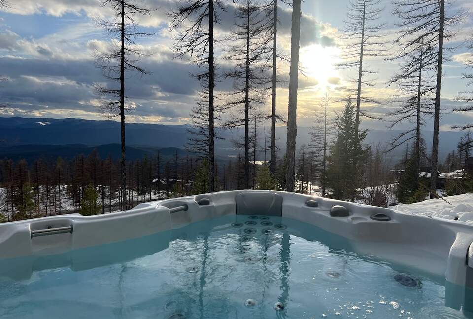 Ski-In/Ski-Out Luxury Chalet with Breathtaking Mountain Views - Whitefish, Montana