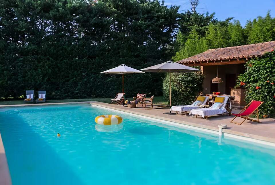 Timeless Farmhouse with Pool and Garden in Provence - Plan-d'Orgon, France