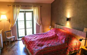 Timeless Farmhouse with Pool and Garden in Provence - Plan-d'Orgon, France