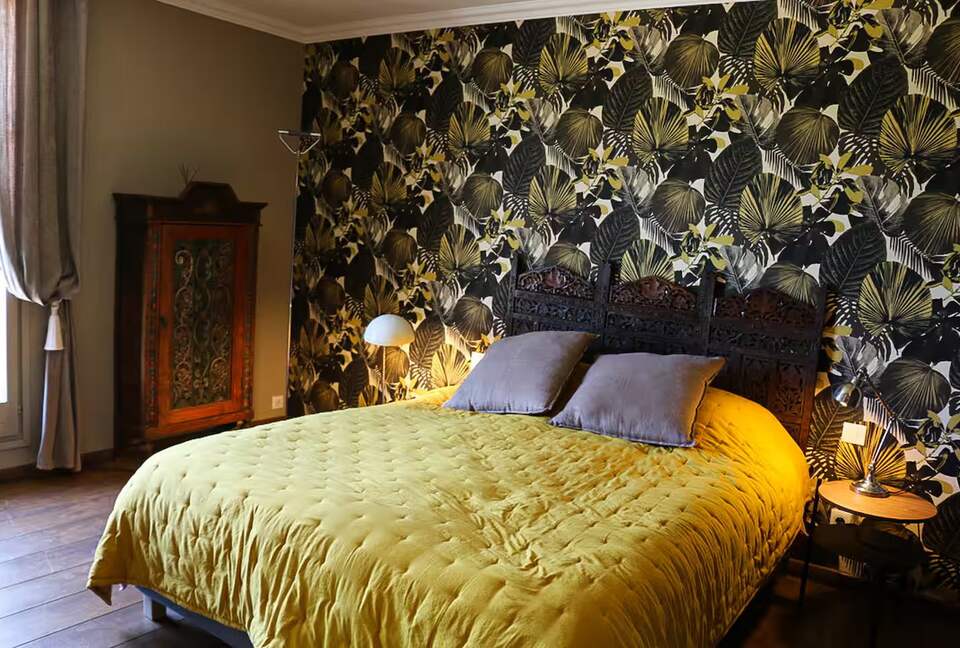 Timeless Farmhouse with Pool and Garden in Provence - Plan-d'Orgon, France