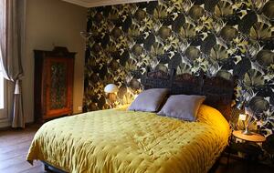 Timeless Farmhouse with Pool and Garden in Provence - Plan-d'Orgon, France