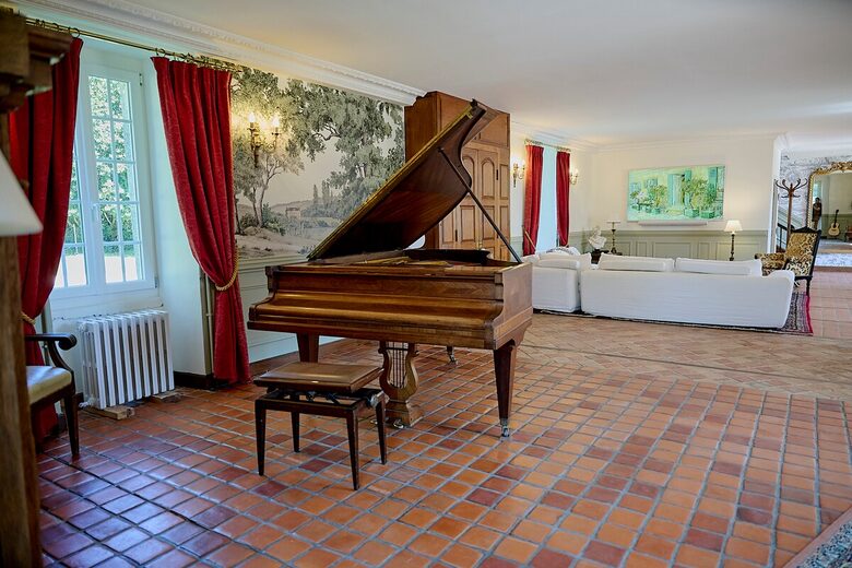 Exquisite 14th-Century Estate Near the Coast - Étables-sur-Mer, France