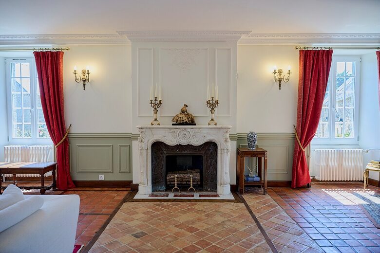 Exquisite 14th-Century Estate Near the Coast - Étables-sur-Mer, France