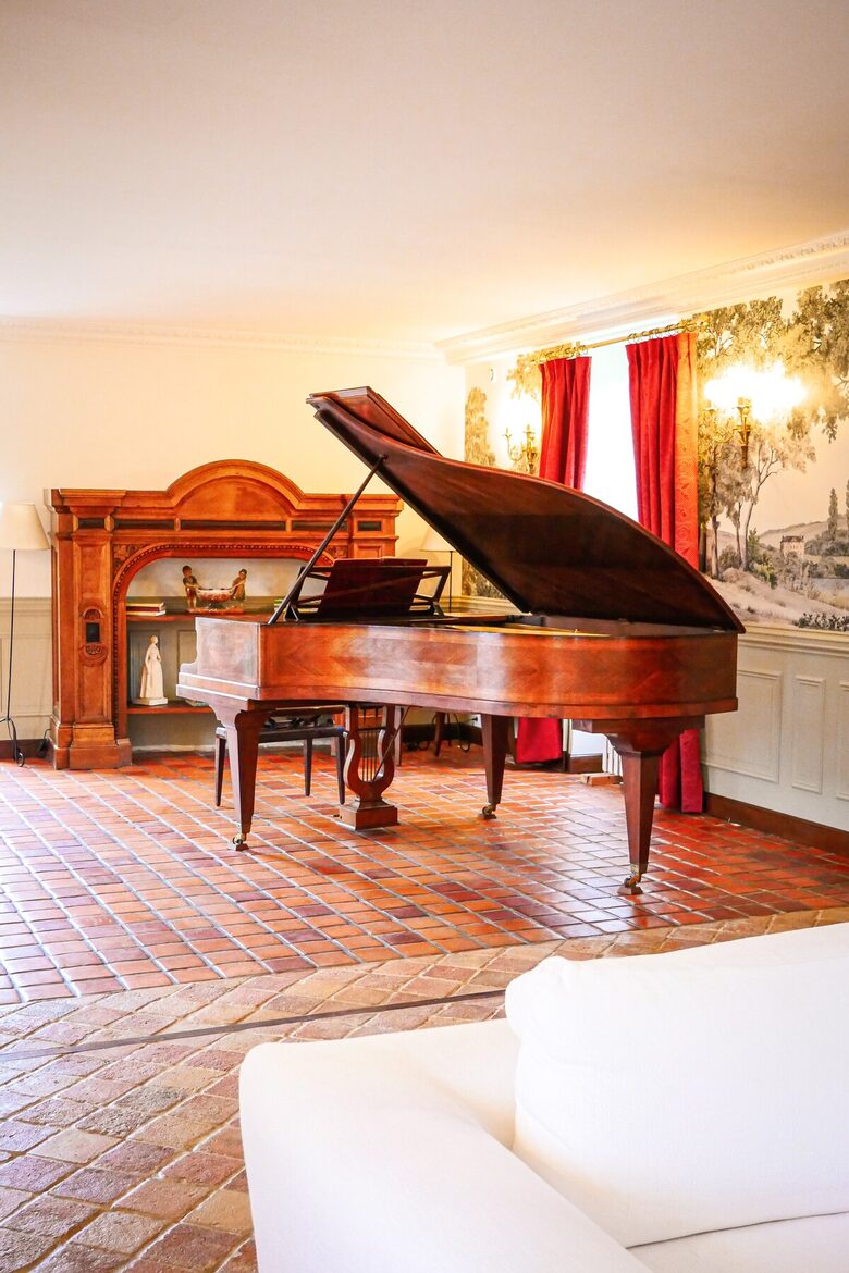 Exquisite 14th-Century Estate Near the Coast - Étables-sur-Mer, France