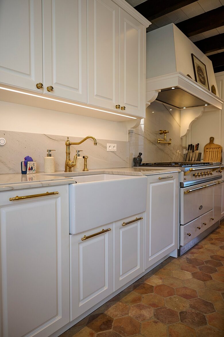 Exquisite 14th-Century Estate Near the Coast - Étables-sur-Mer, France