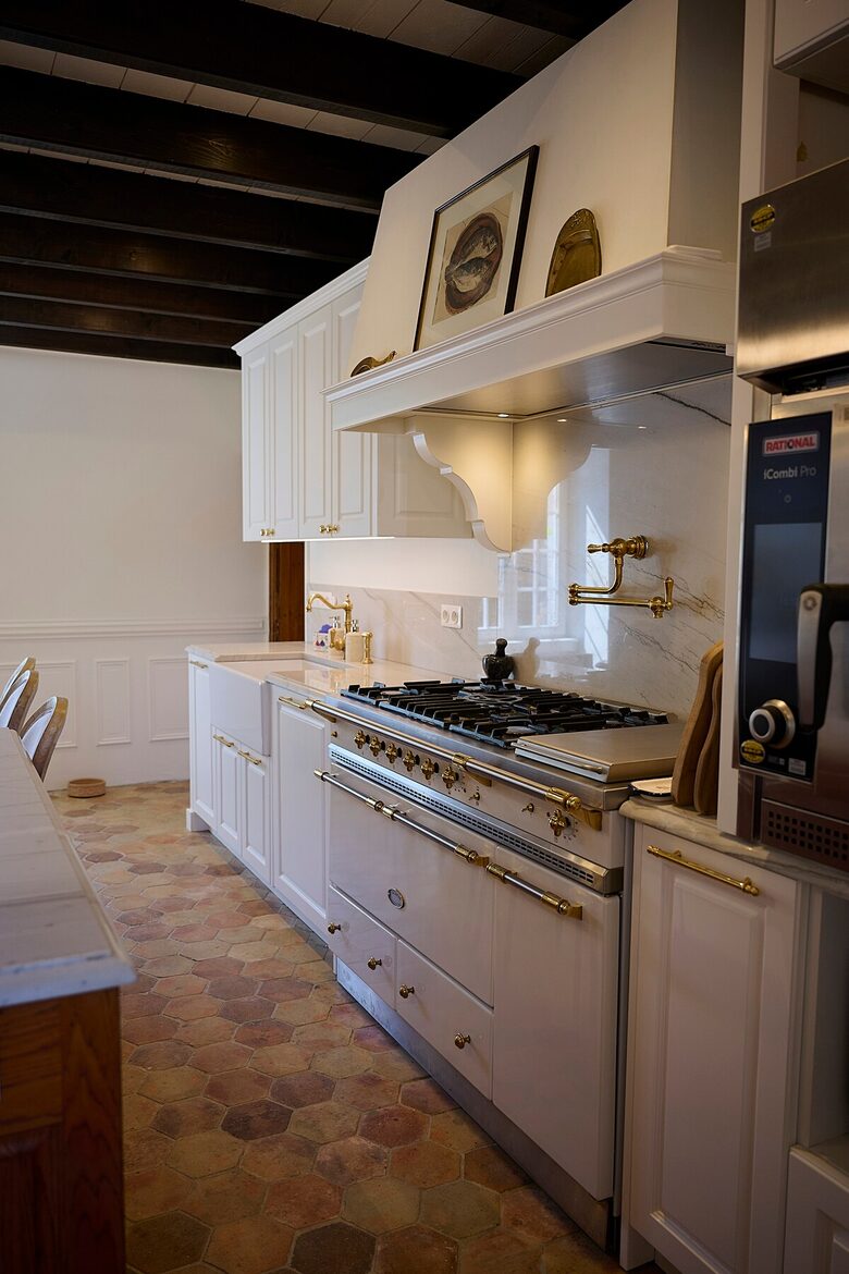 Exquisite 14th-Century Estate Near the Coast - Étables-sur-Mer, France