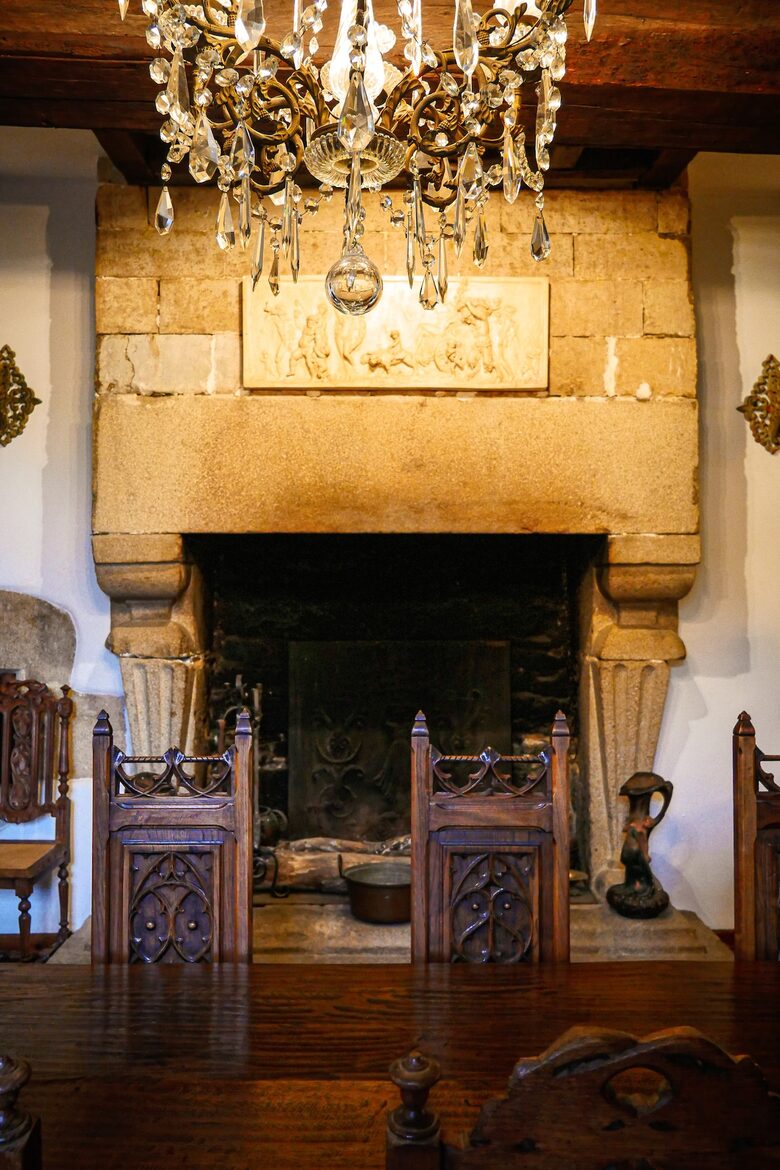 Exquisite 14th-Century Estate Near the Coast - Étables-sur-Mer, France