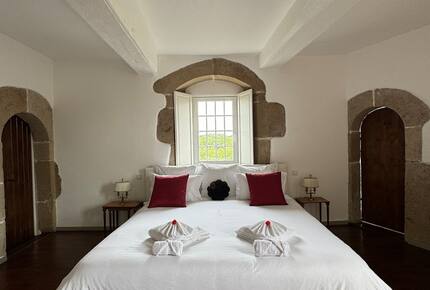 Exquisite 14th-Century Estate Near the Coast - Étables-sur-Mer, France