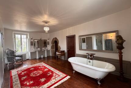 Exquisite 14th-Century Estate Near the Coast - Étables-sur-Mer, France