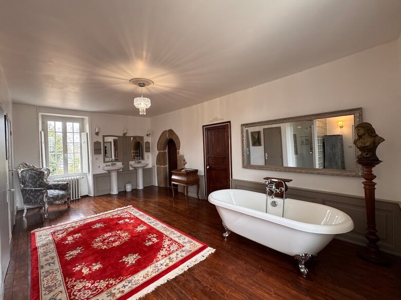 Exquisite 14th-Century Estate Near the Coast - Étables-sur-Mer, France