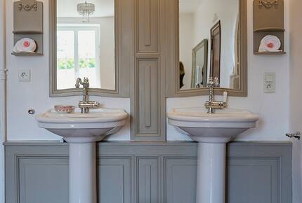 Exquisite 14th-Century Estate Near the Coast - Étables-sur-Mer, France