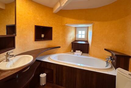 Exquisite 14th-Century Estate Near the Coast - Étables-sur-Mer, France